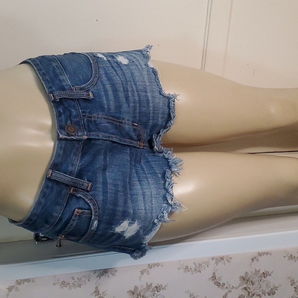 Hollister Women's Cut Off Distressed Blue Jean Shorts Size 28 - Picture 1 of 8